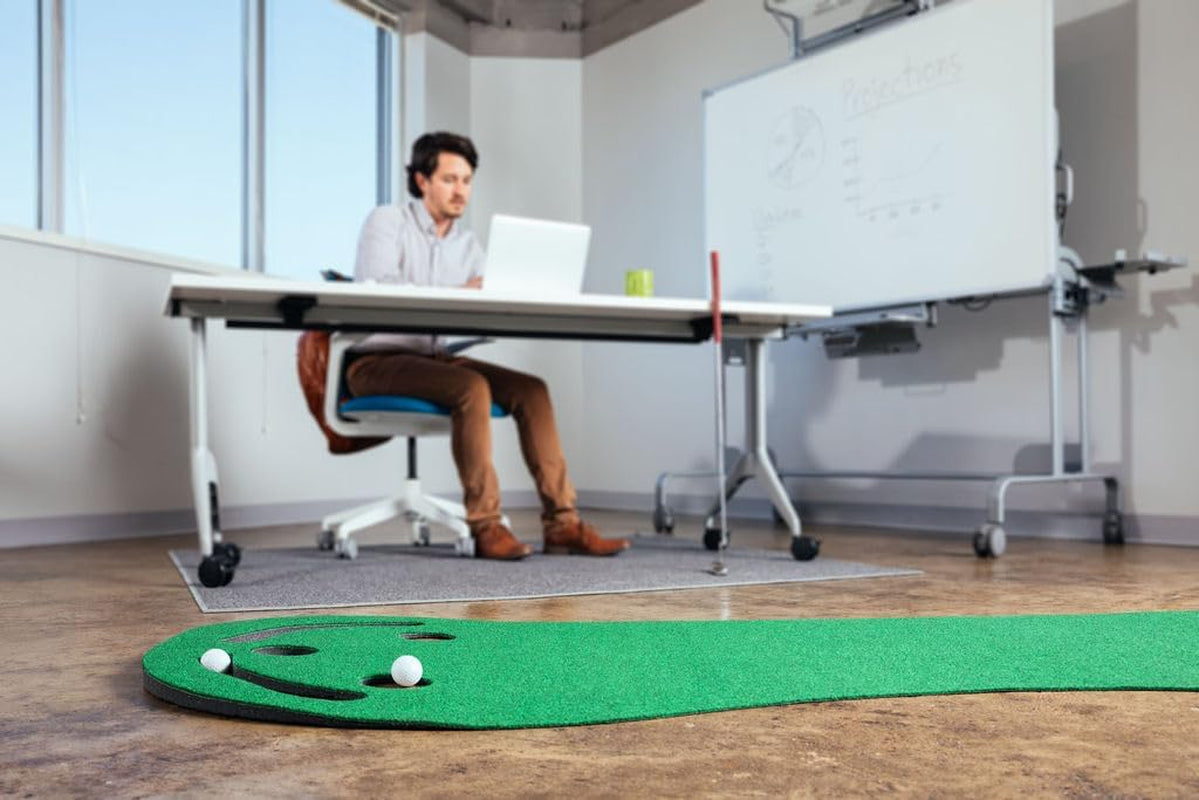 Par Three Putting Green (9-Feet X 3-Feet)